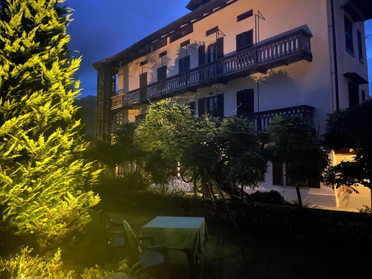 Dimora Fiorita Senior My Holiday Home Varallo Kültér fotó