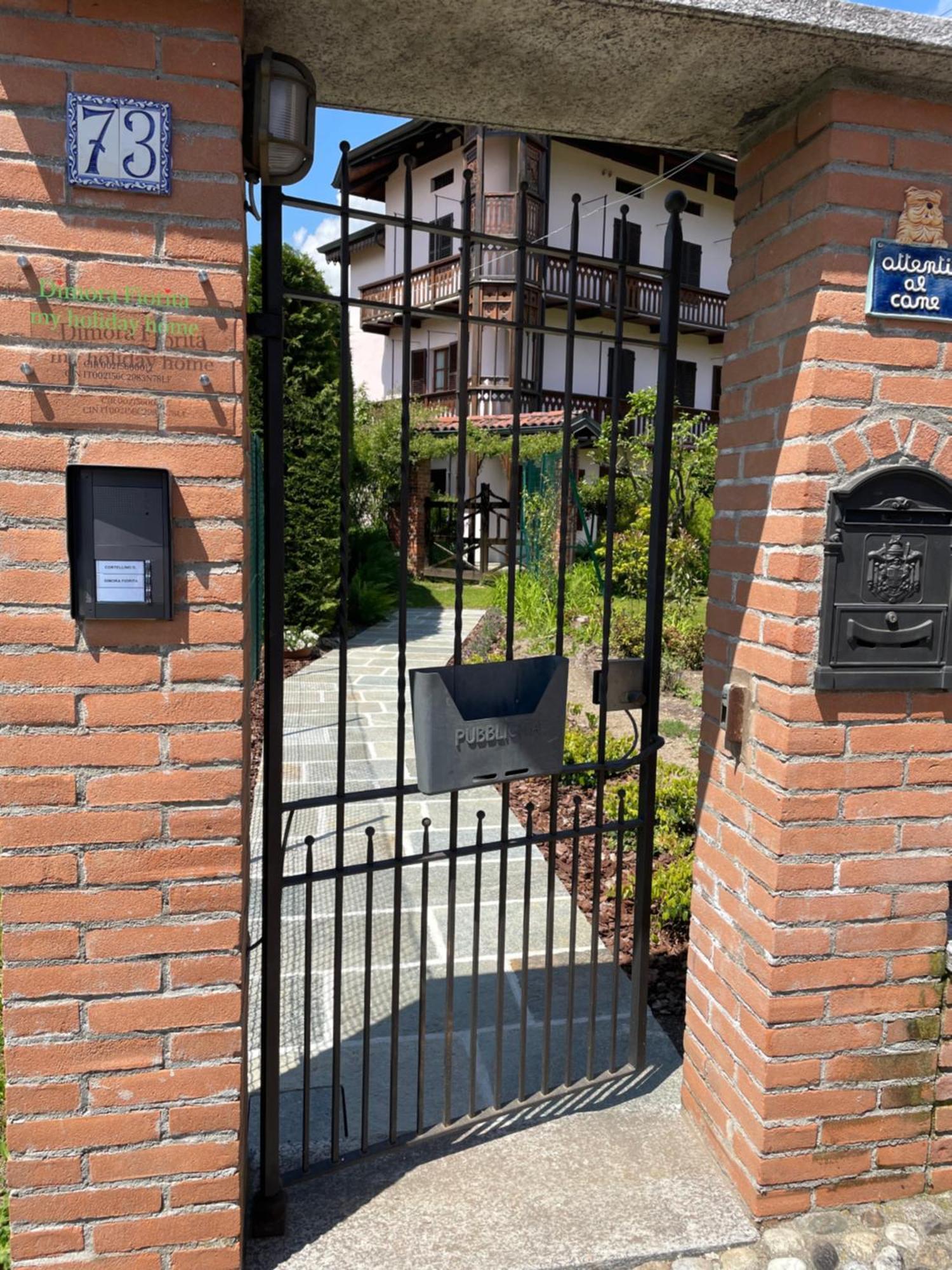 Dimora Fiorita Senior My Holiday Home Varallo Kültér fotó